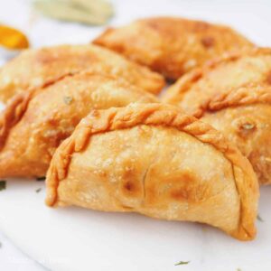 Fried Veg Curry Puffs 5pcs